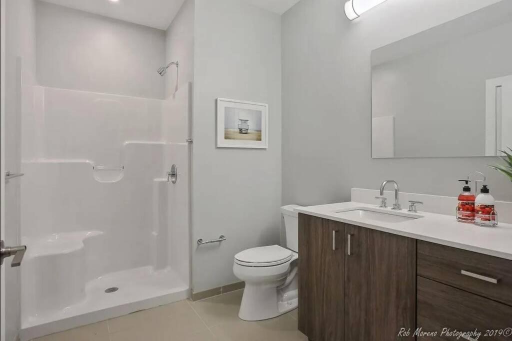 Luxury Apartment With Gym, Steps From Commuter Rail #4011 Reading 外观 照片