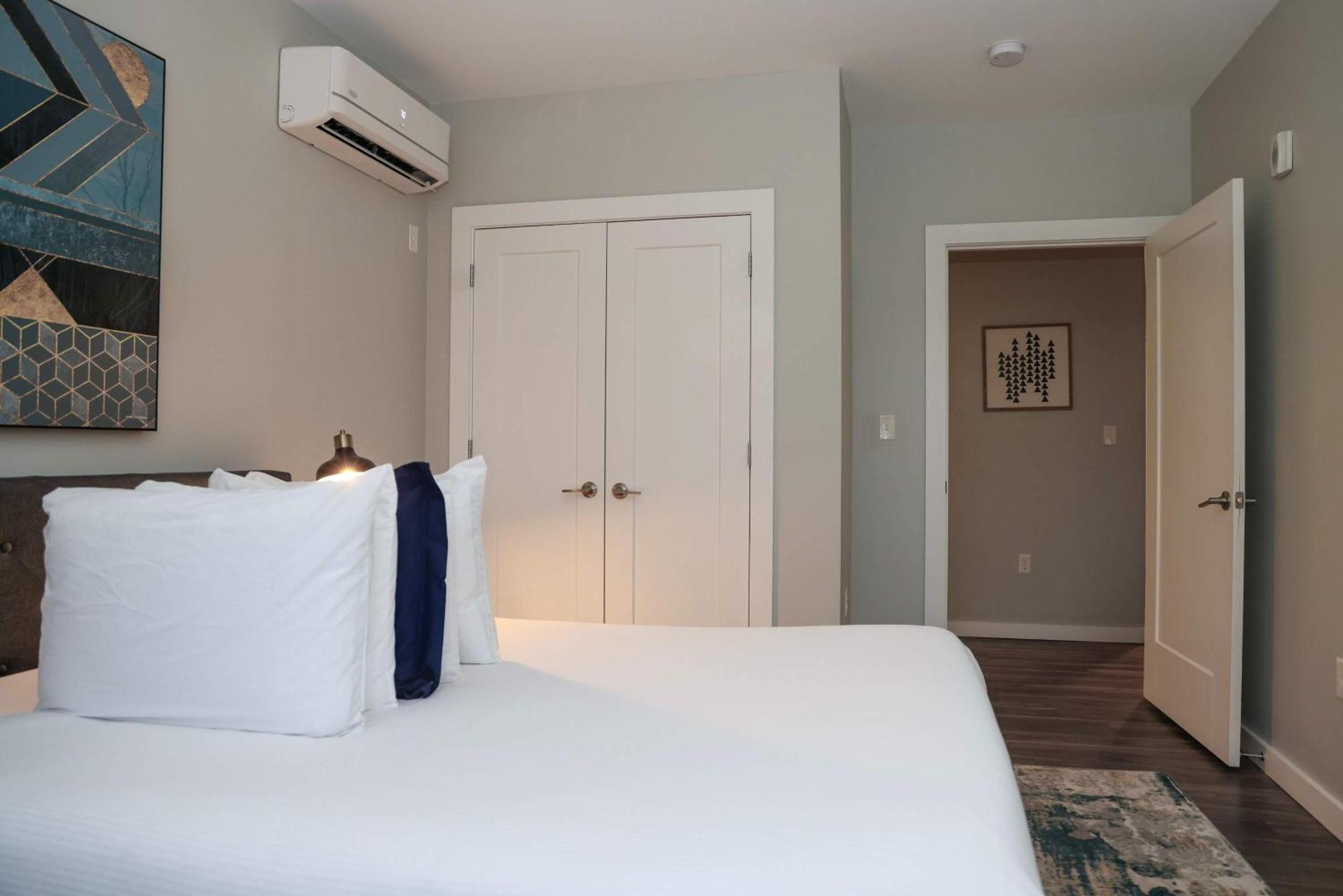 Luxury Apartment With Gym, Steps From Commuter Rail #4011 Reading 外观 照片